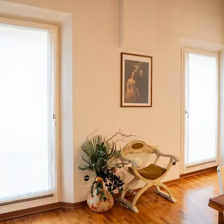 Guesthost - Byron In Historic Center Appartement Ravenne