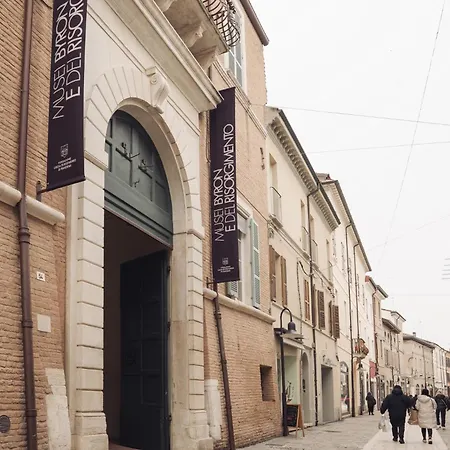 Guesthost - Byron In Historic Center * Ravenna