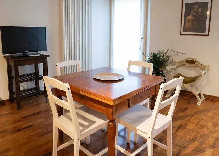 Guesthost - Byron In Historic Center Apartmán Ravenna